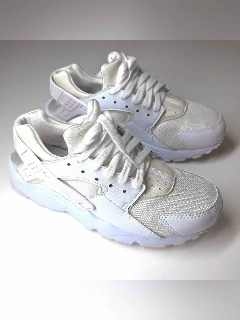Nike Air Huarache Run (GS) Youth's Size 6.5 Y Sneakers Triple White